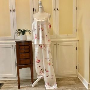 Avon 2pc floral pajamas set